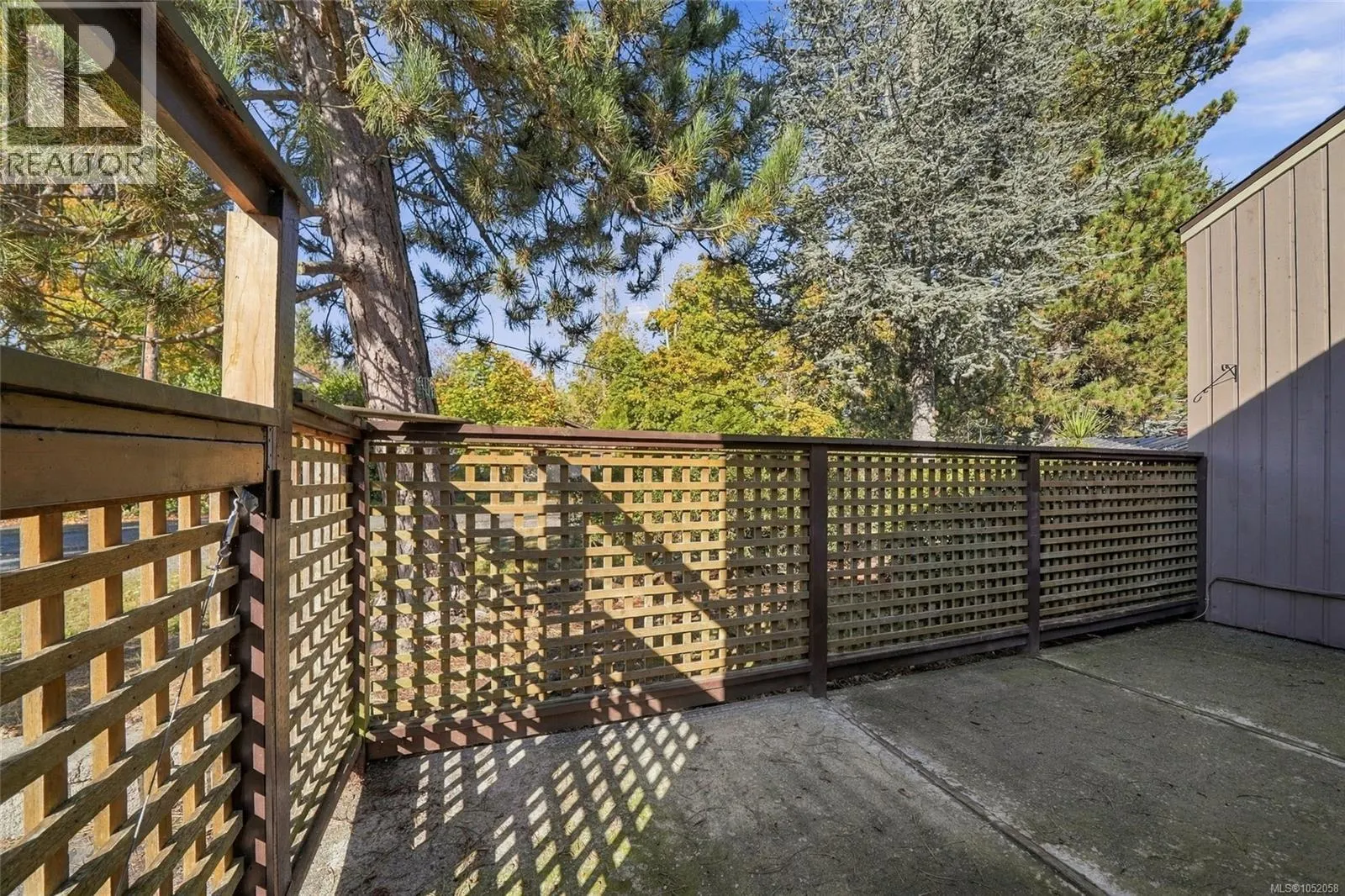 10 240 Higson Cres