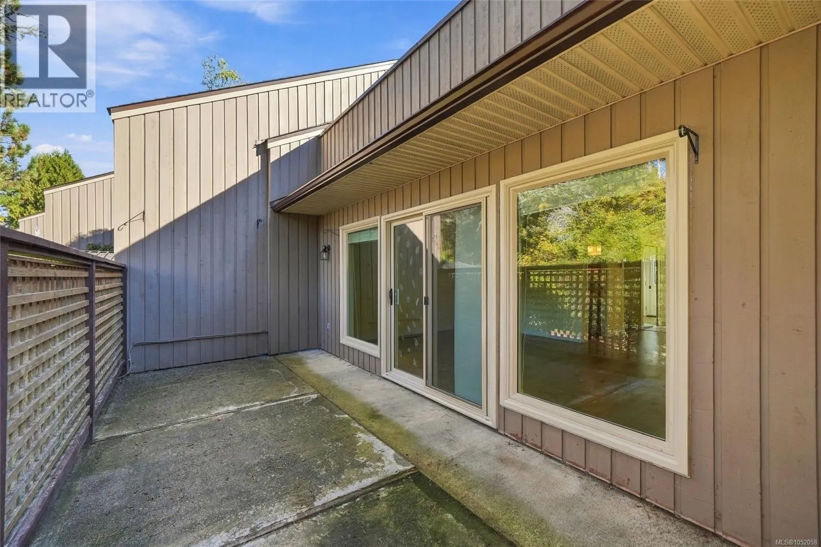 10 240 Higson Cres