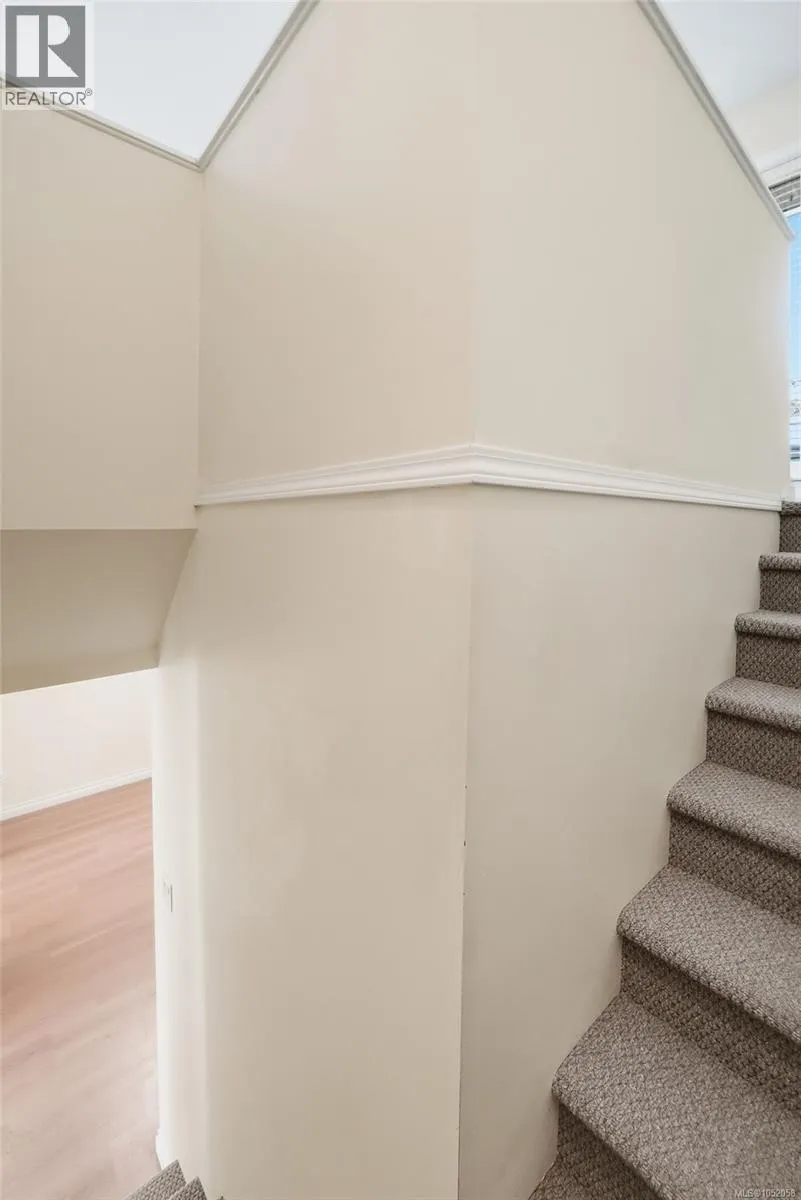 10 240 Higson Cres