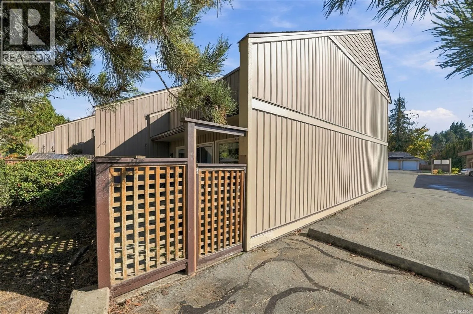 10 240 Higson Cres
