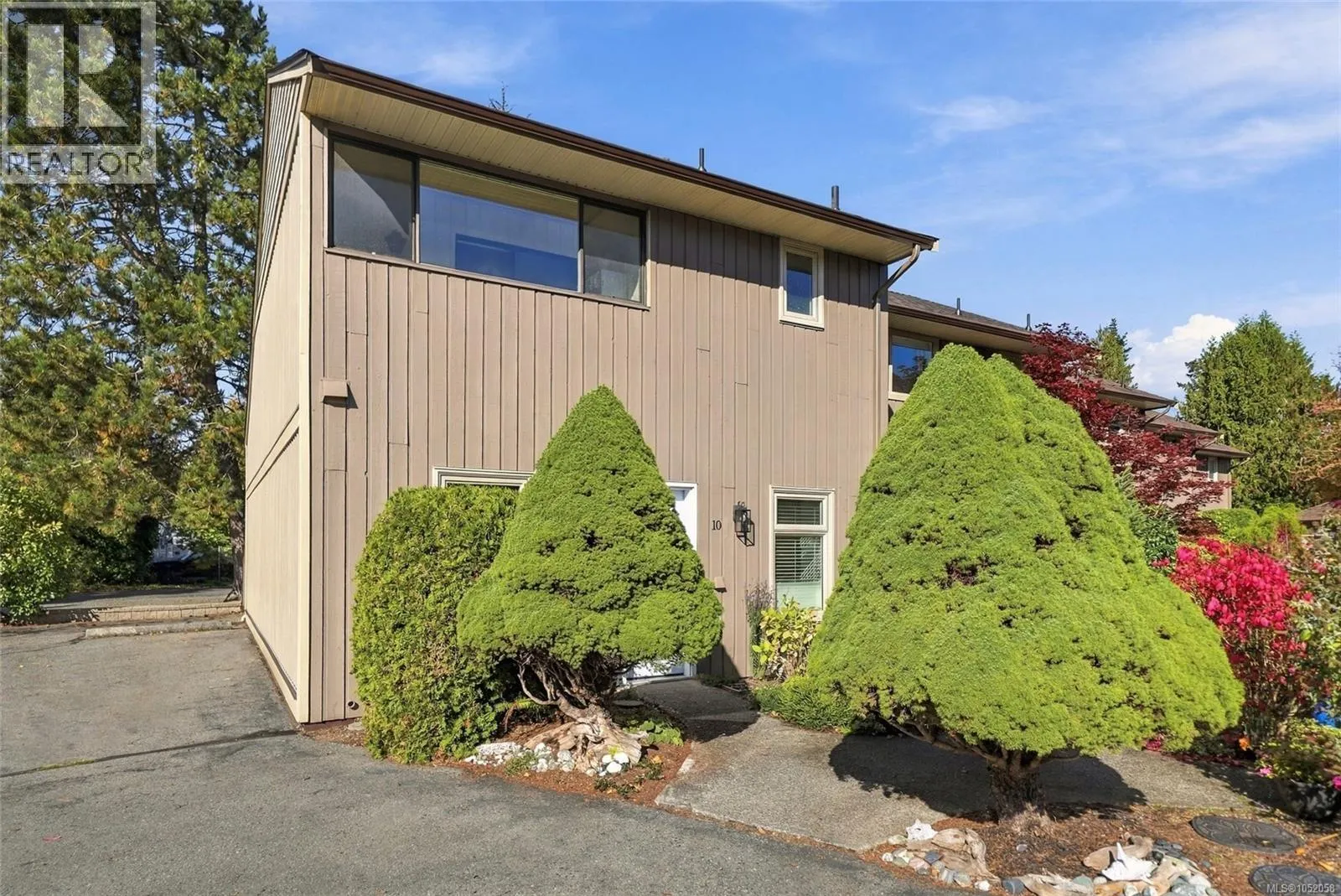 10 240 Higson Cres