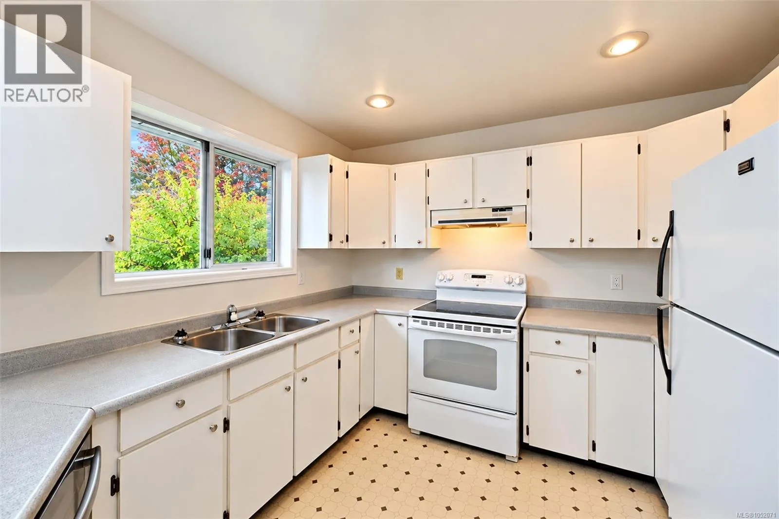 17 6766 Central Saanich Rd