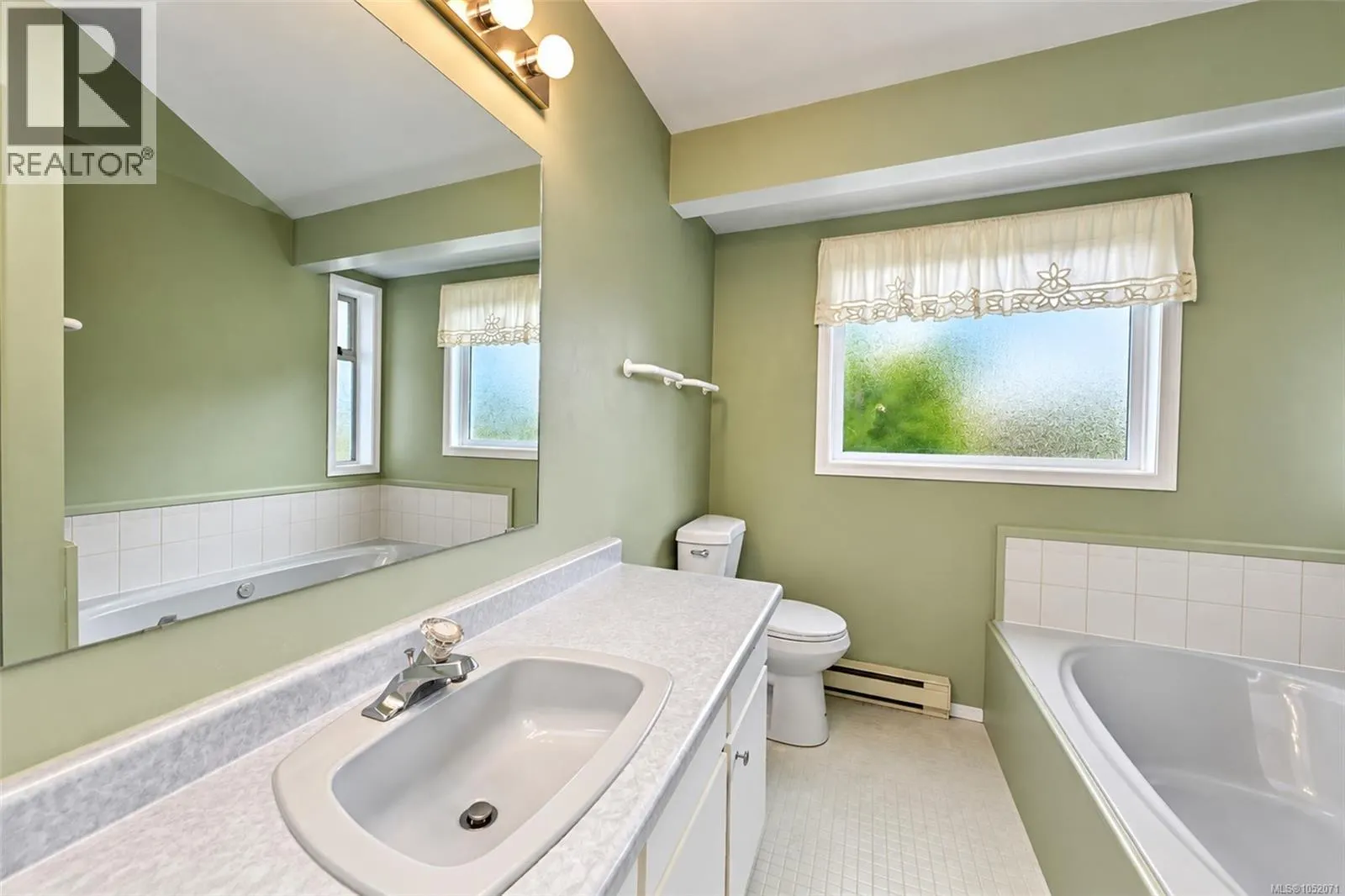 17 6766 Central Saanich Rd