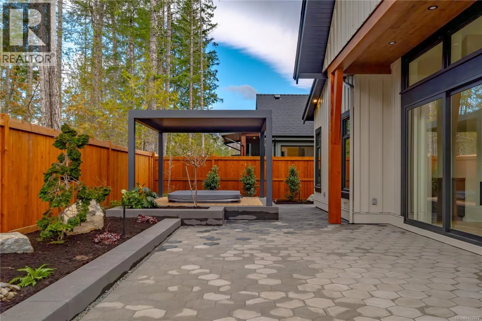 537 Balata Bay Dr