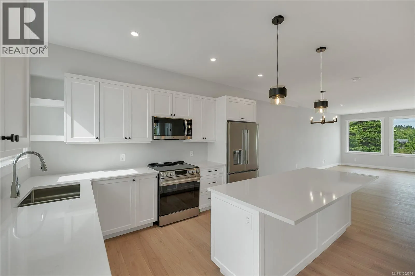 303B Hilchey Rd