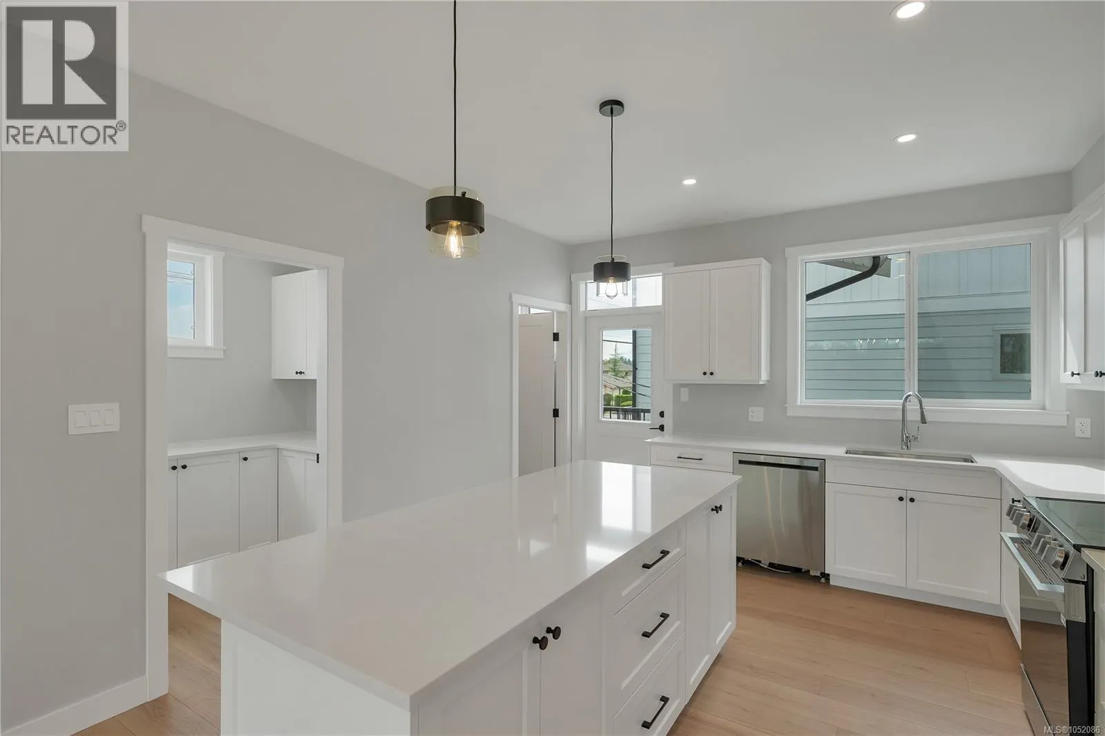 303B Hilchey Rd