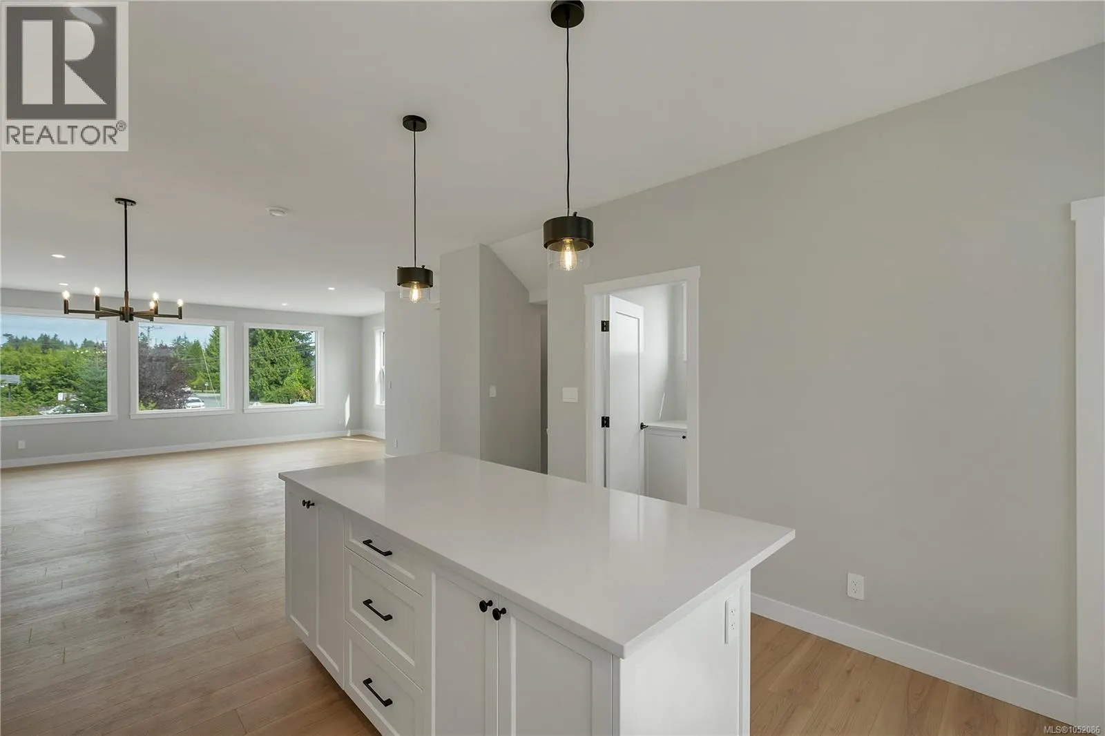 303B Hilchey Rd