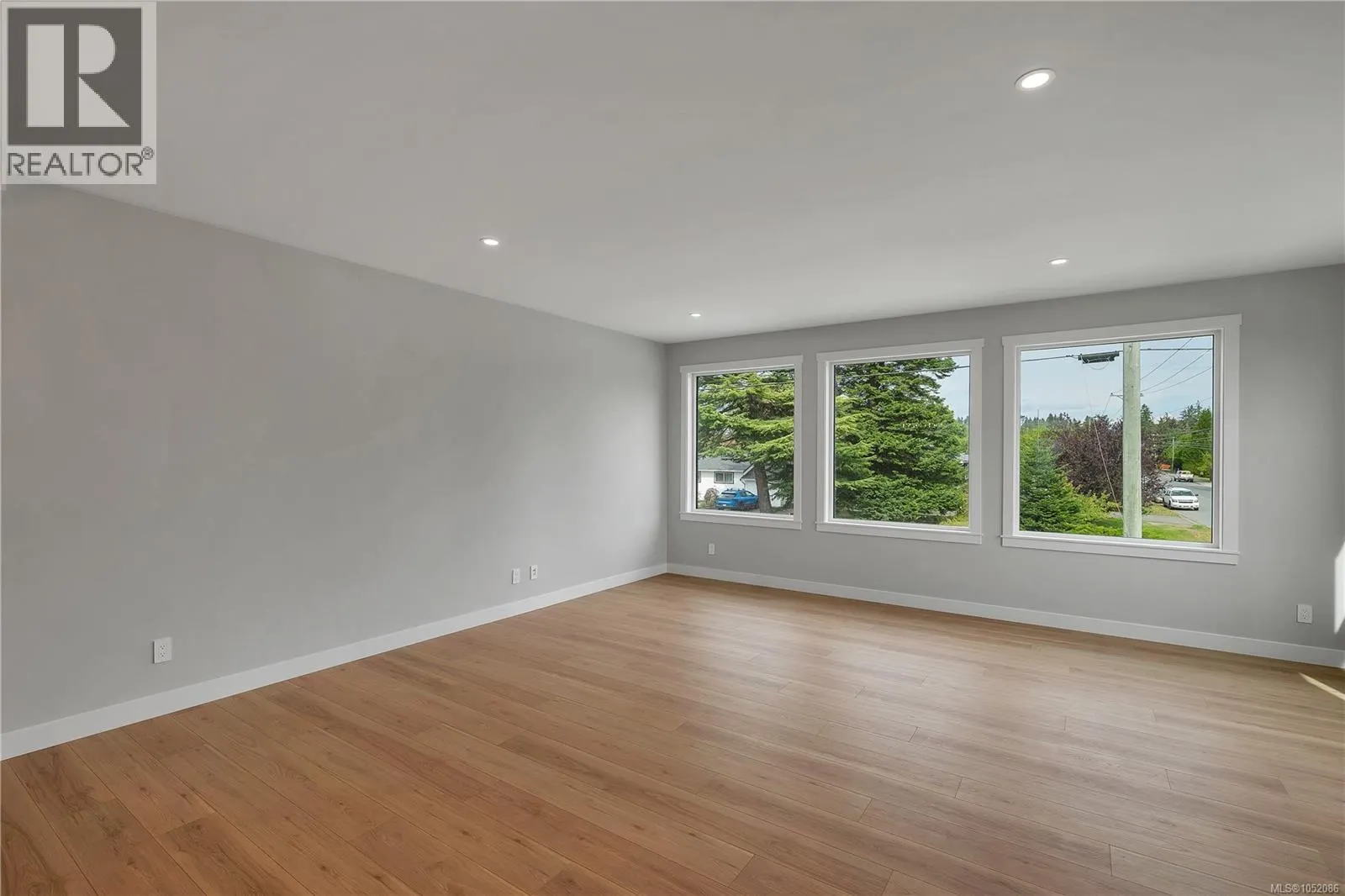 303B Hilchey Rd