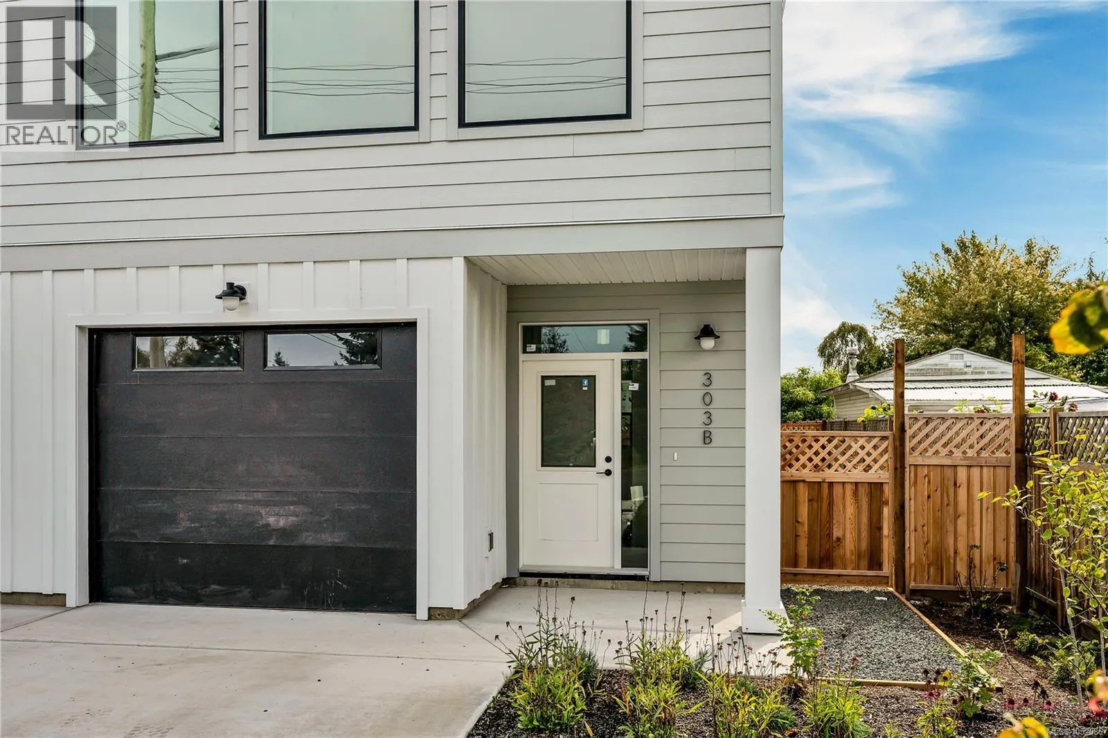 303B Hilchey Rd