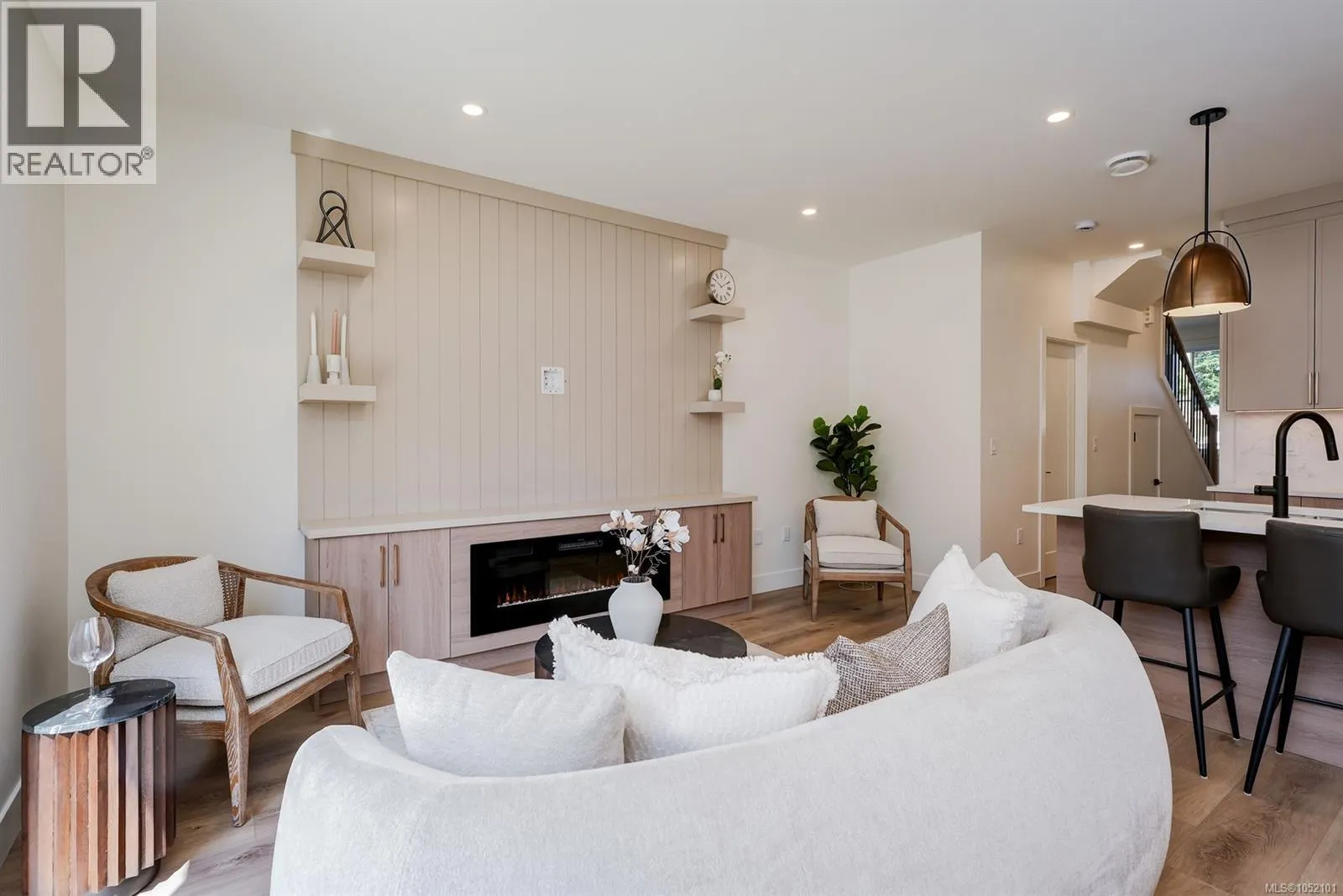 3 4068 Tuxedo Dr