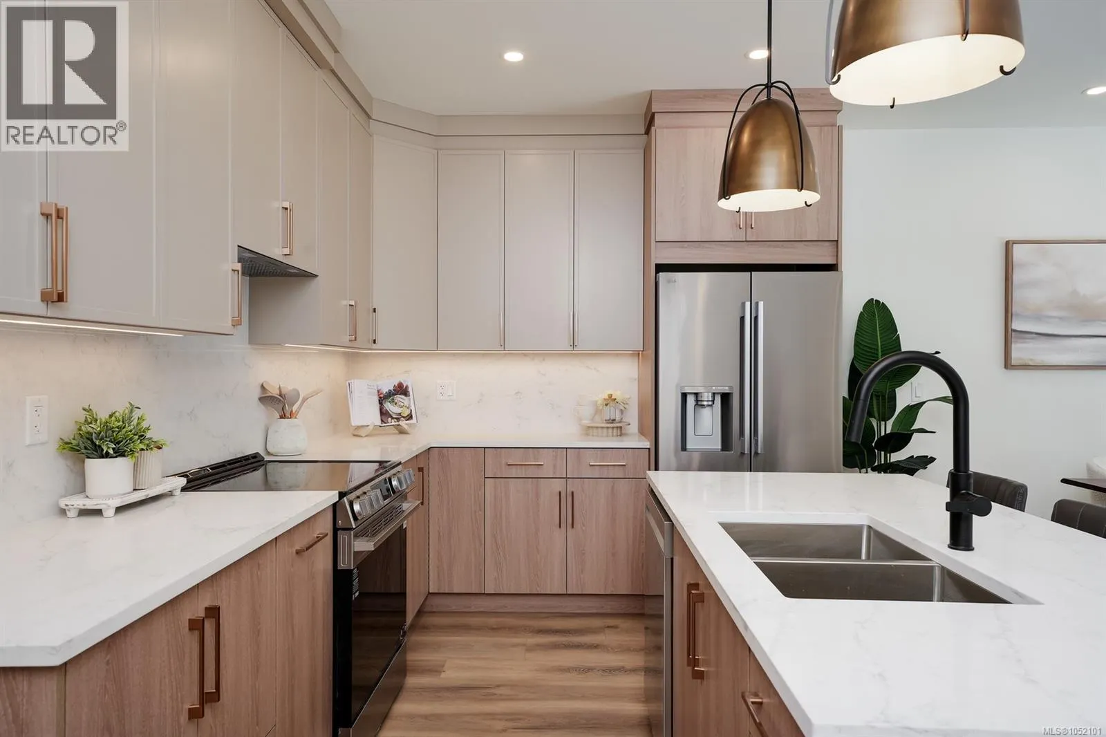 3 4068 Tuxedo Dr