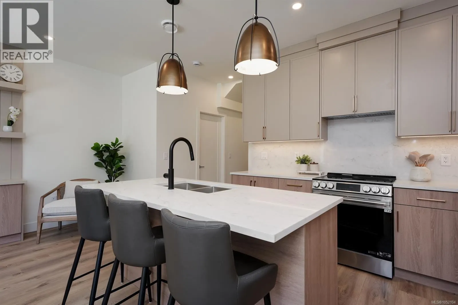 2 4068 Tuxedo Dr