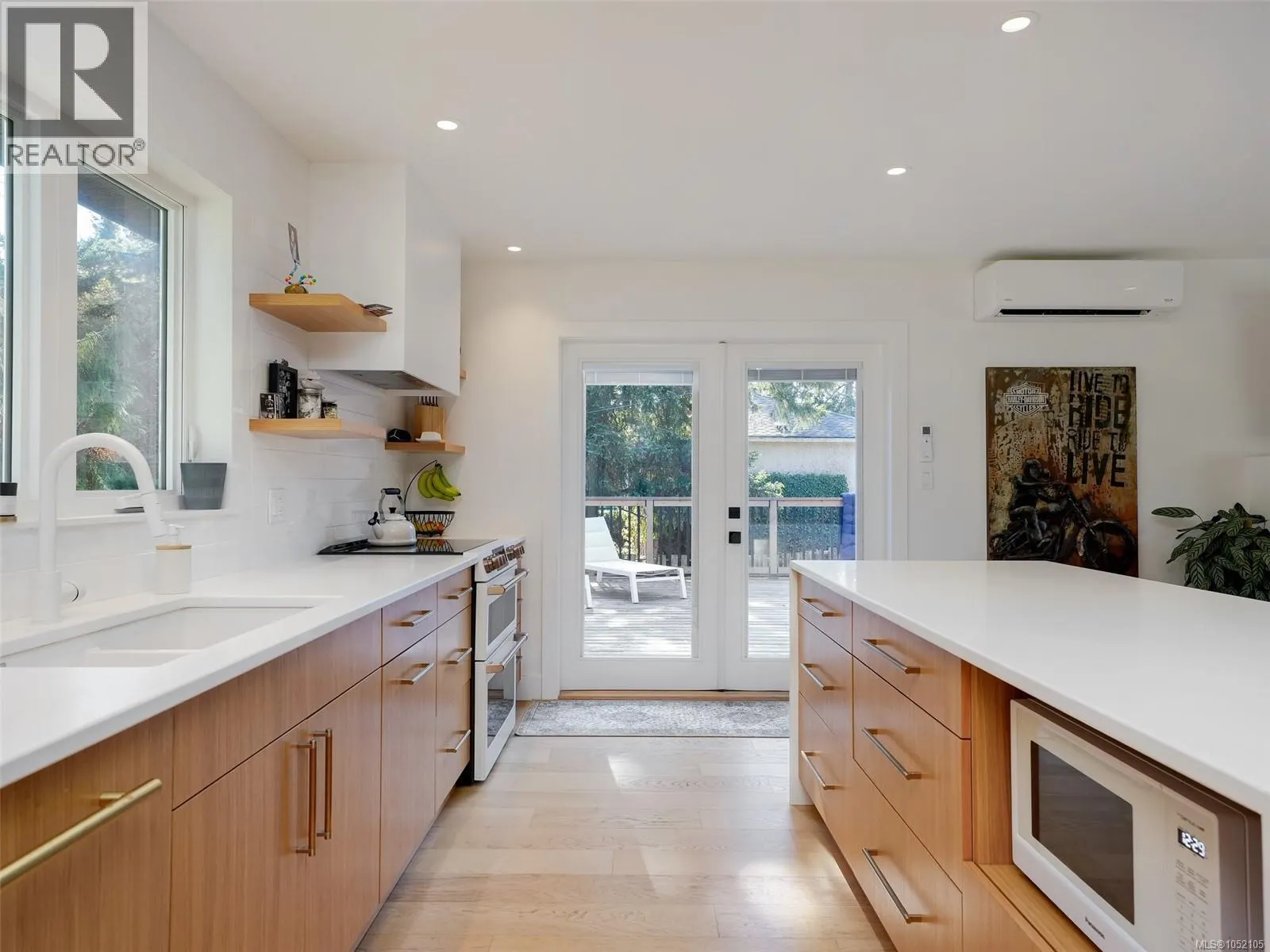 7949 East Saanich Rd