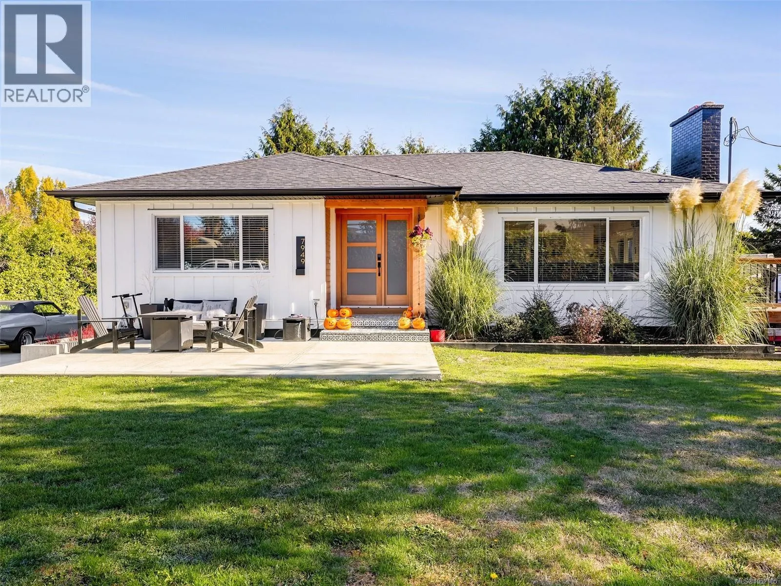 7949 East Saanich Rd