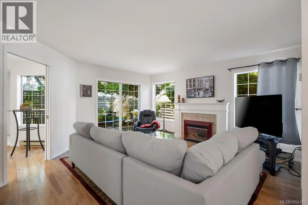 2594 Sinclair Rd