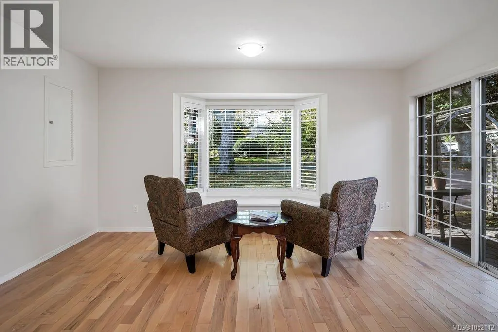 2594 Sinclair Rd