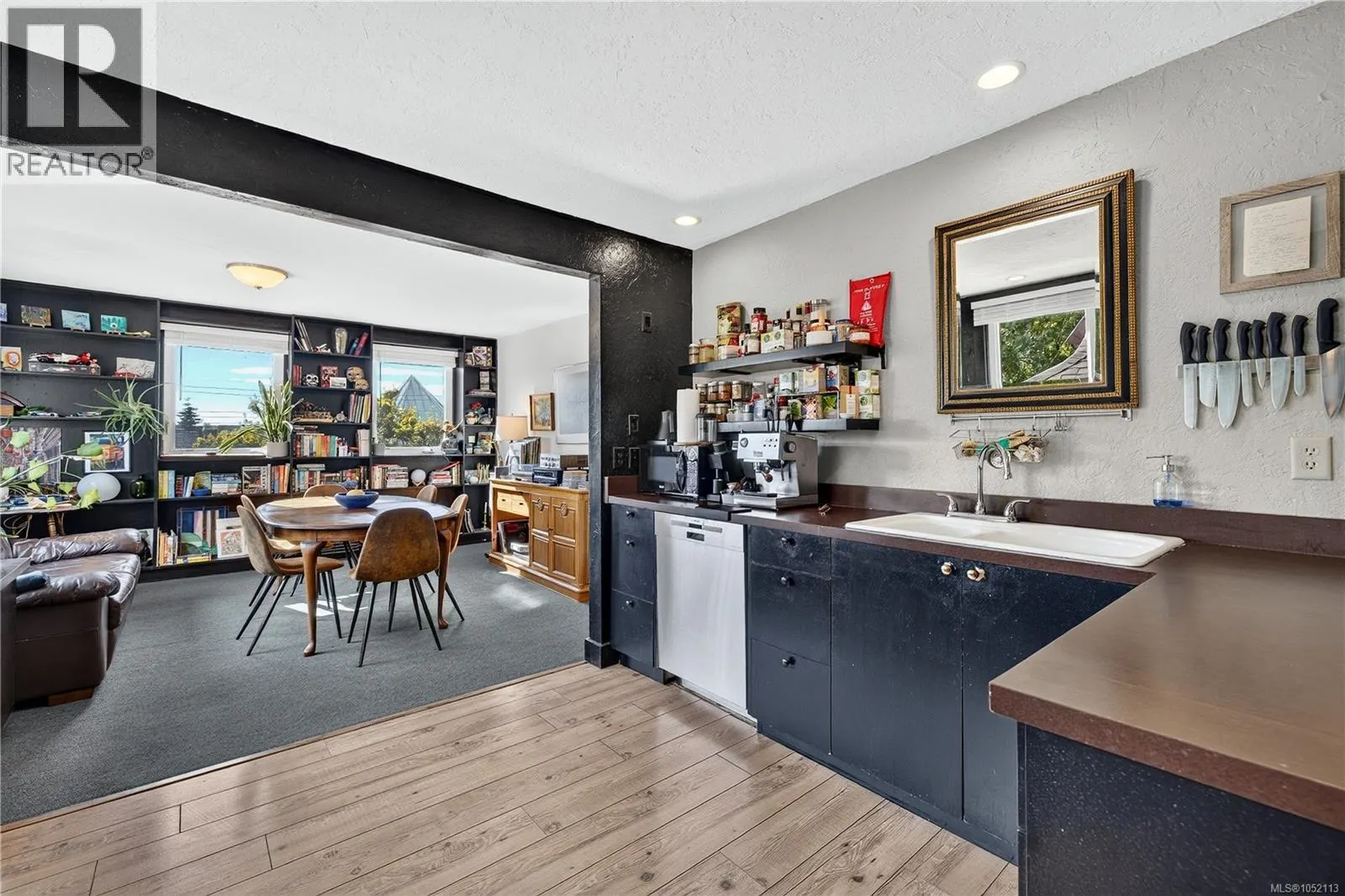 106 Superior St