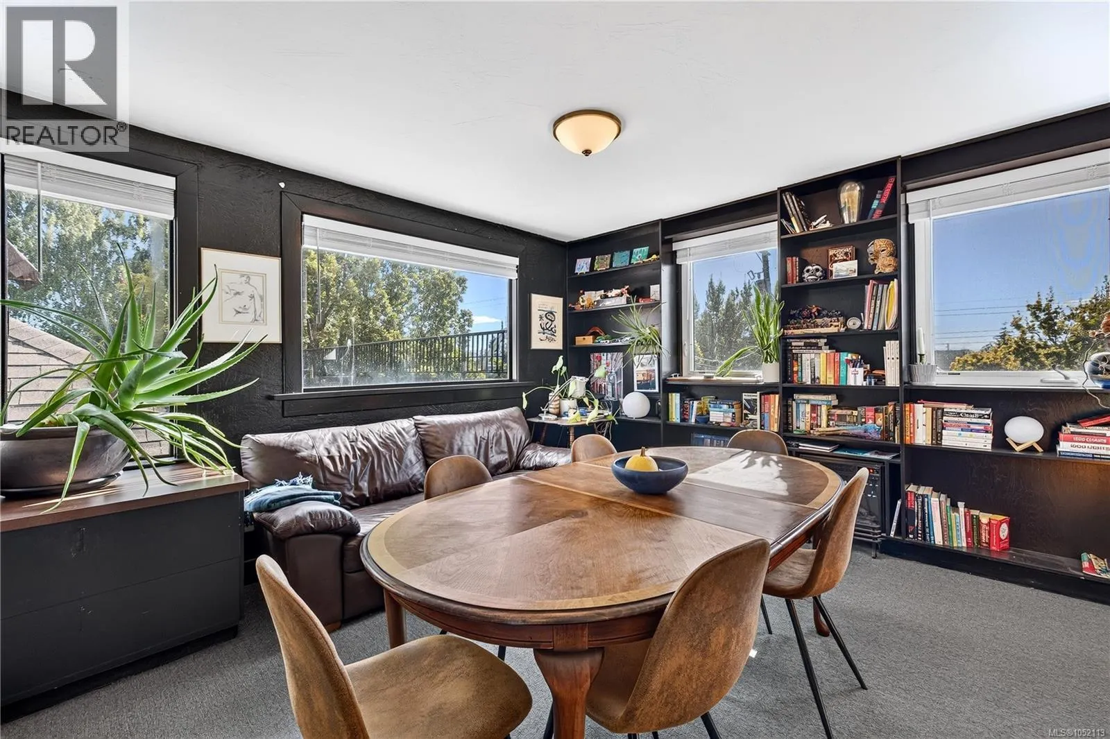 106 Superior St