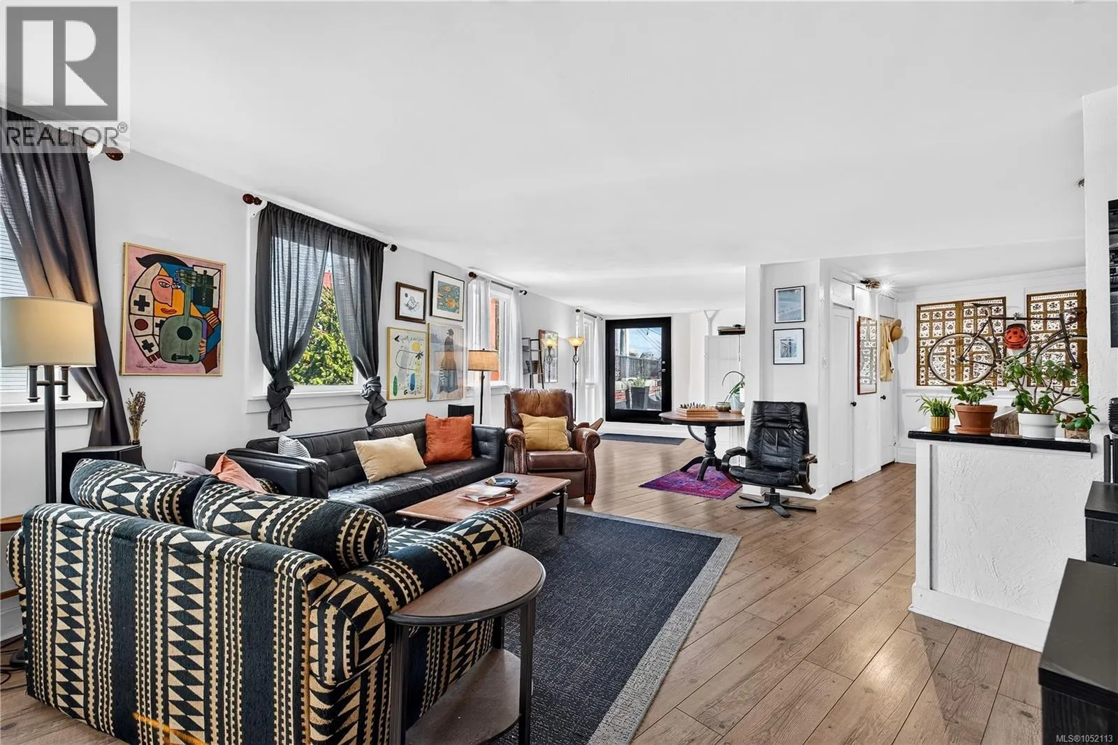 106 Superior St