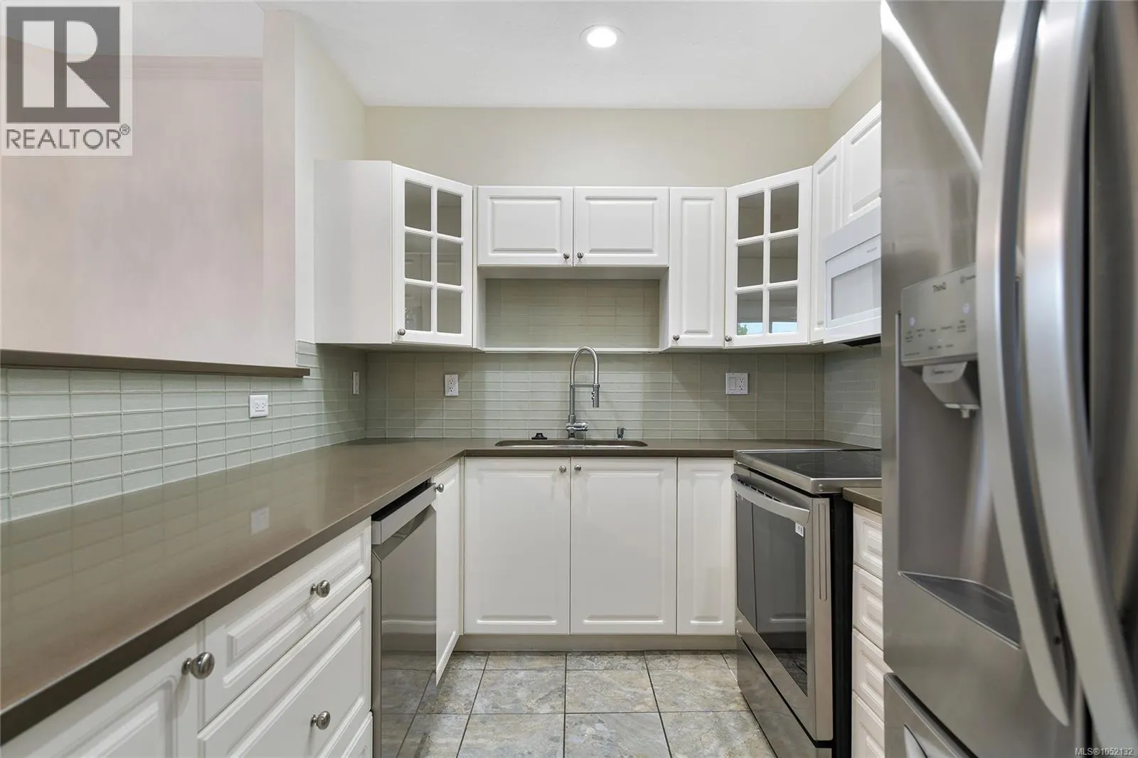 409 380 Waterfront Cres