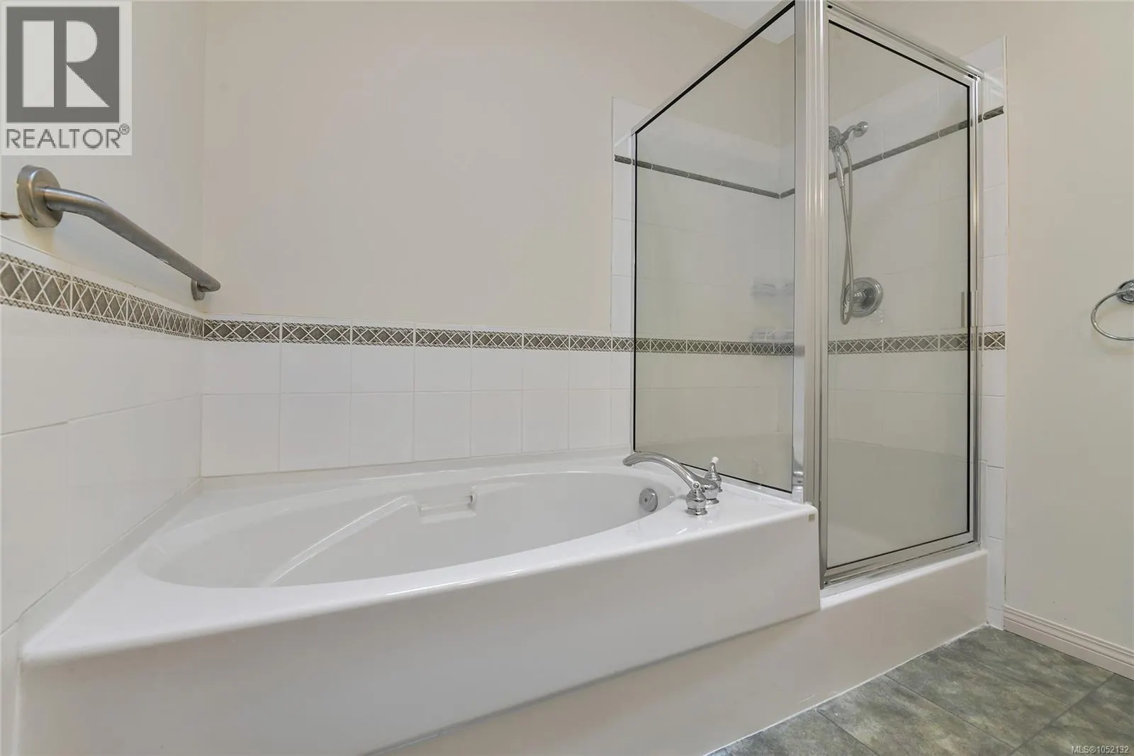 409 380 Waterfront Cres