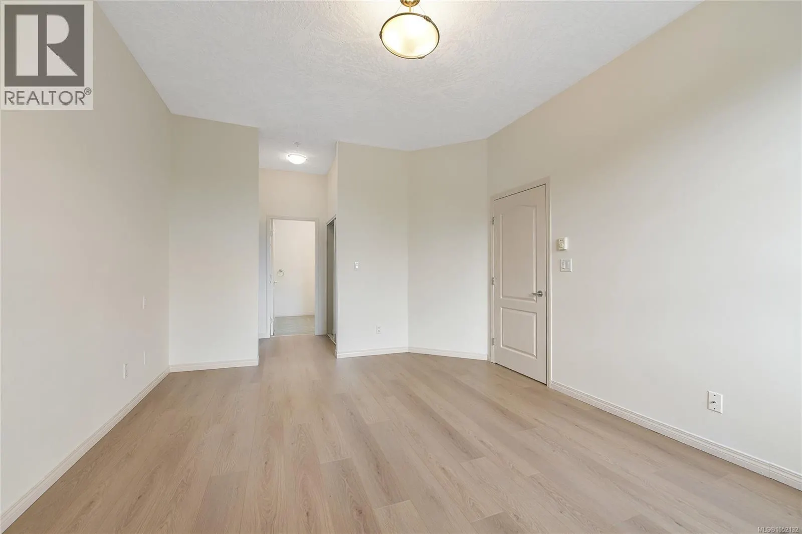 409 380 Waterfront Cres