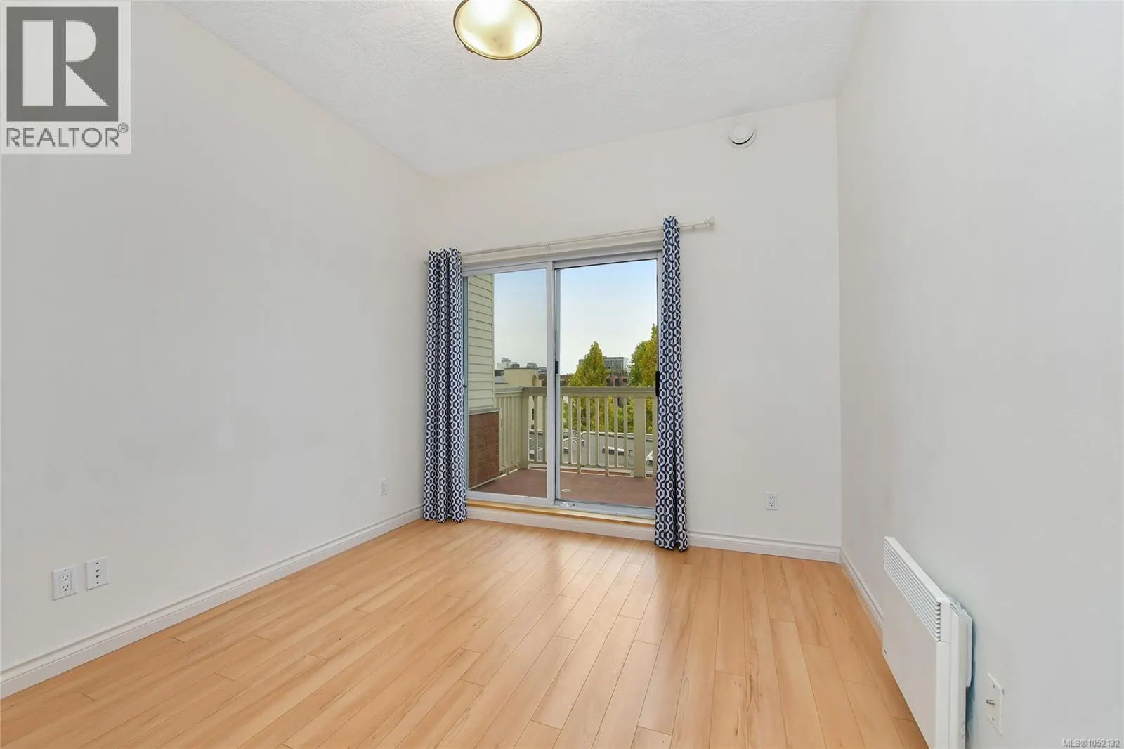 409 380 Waterfront Cres