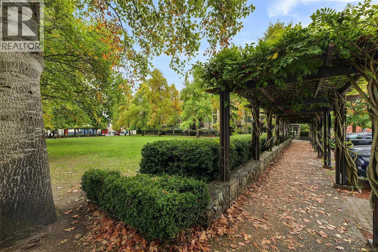 409 380 Waterfront Cres