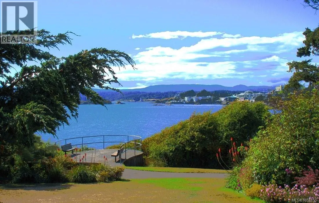 1158 Hadfield Ave