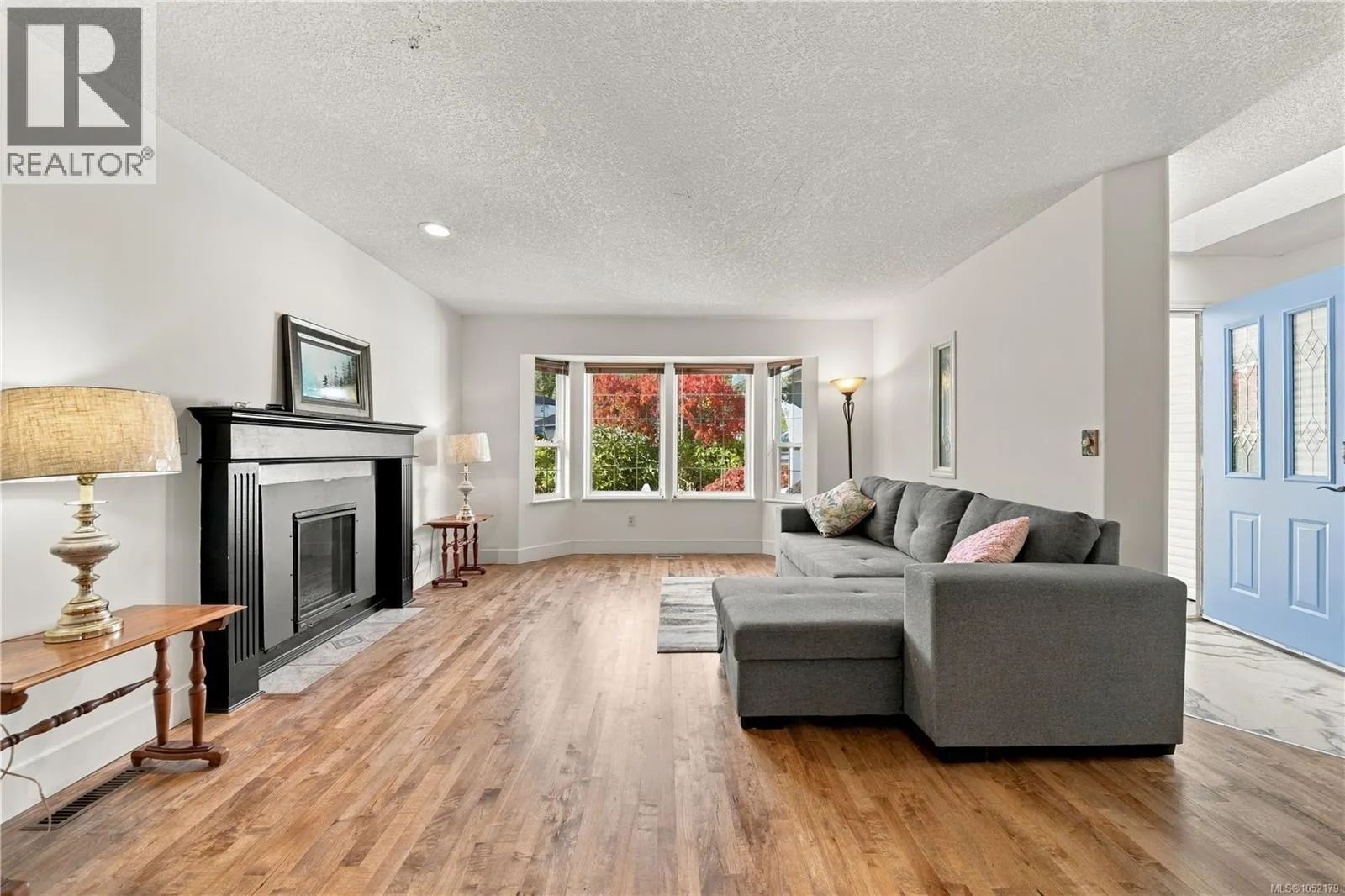 832 Parkside Way