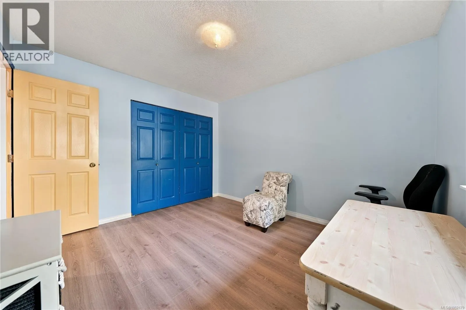 832 Parkside Way
