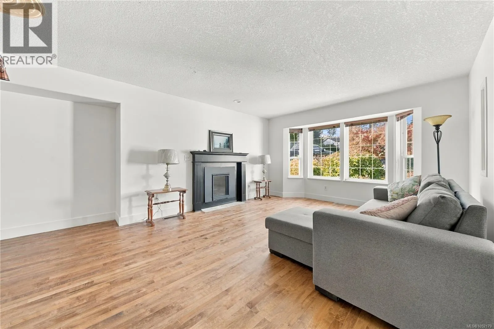 832 Parkside Way
