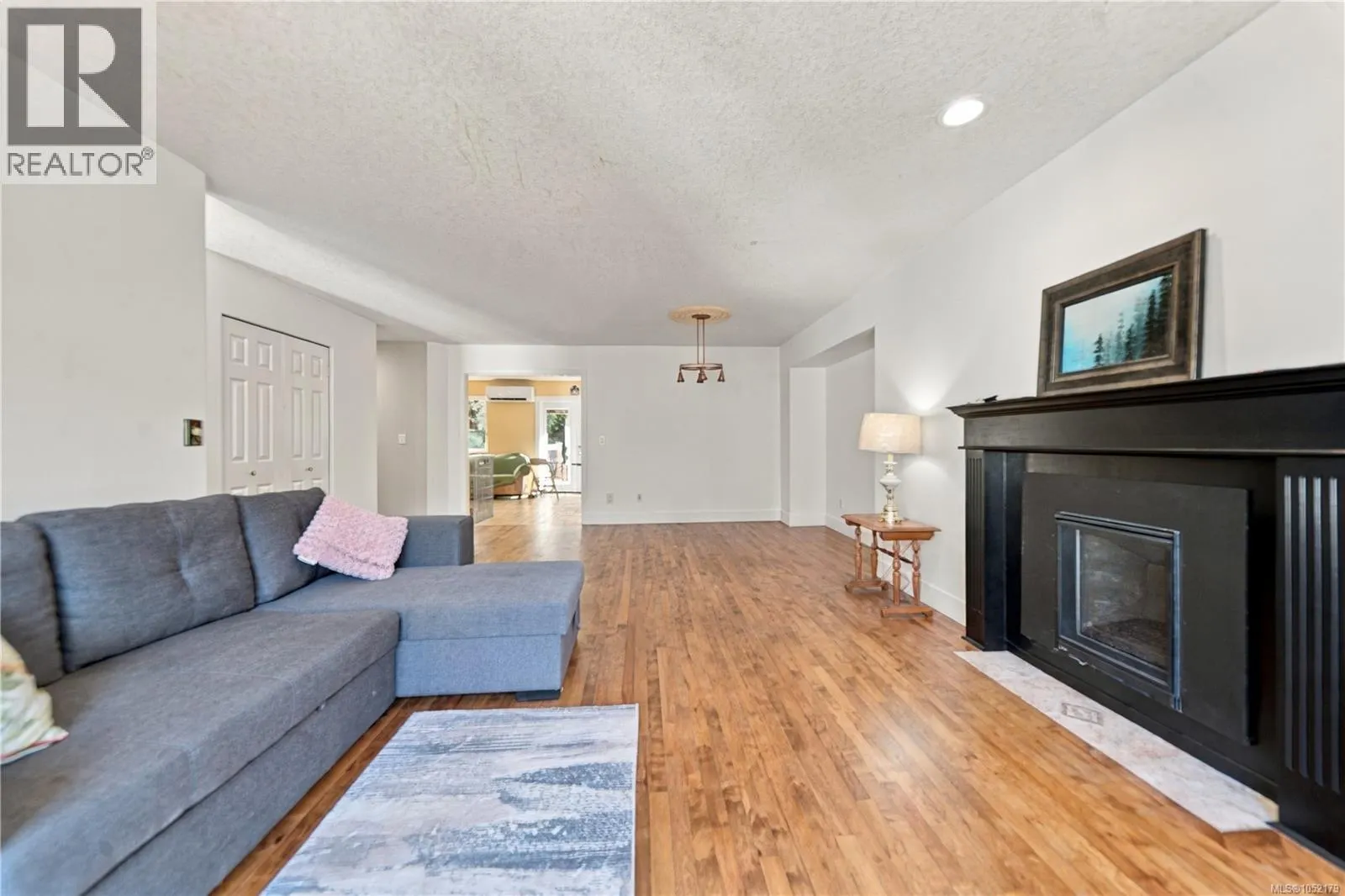 832 Parkside Way