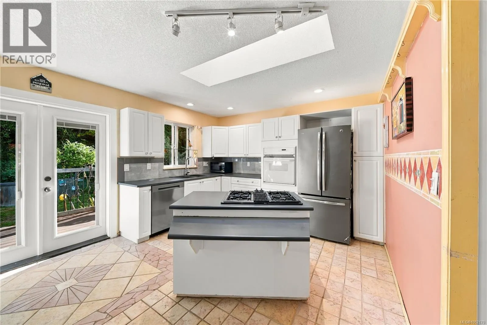 832 Parkside Way