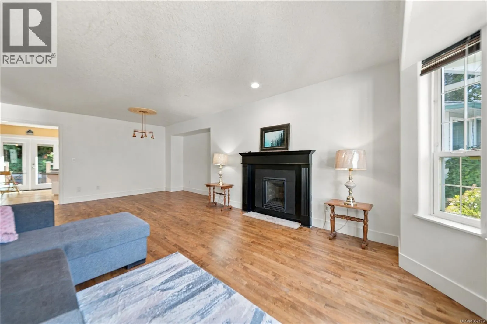 832 Parkside Way