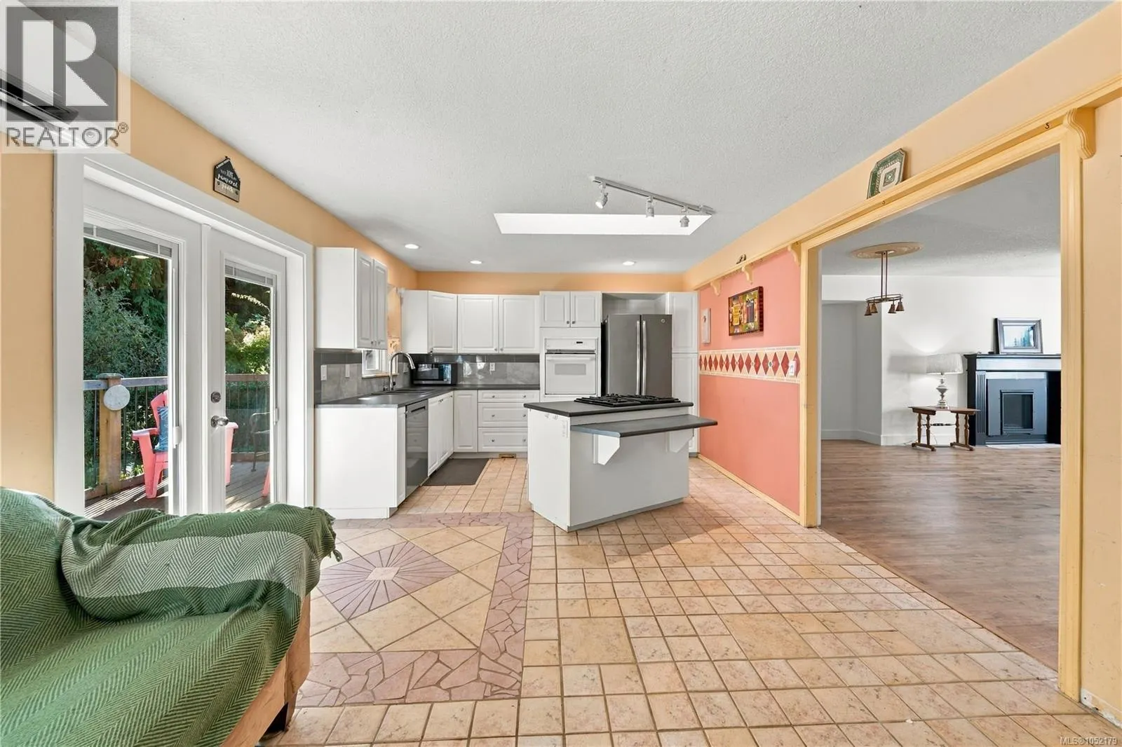 832 Parkside Way