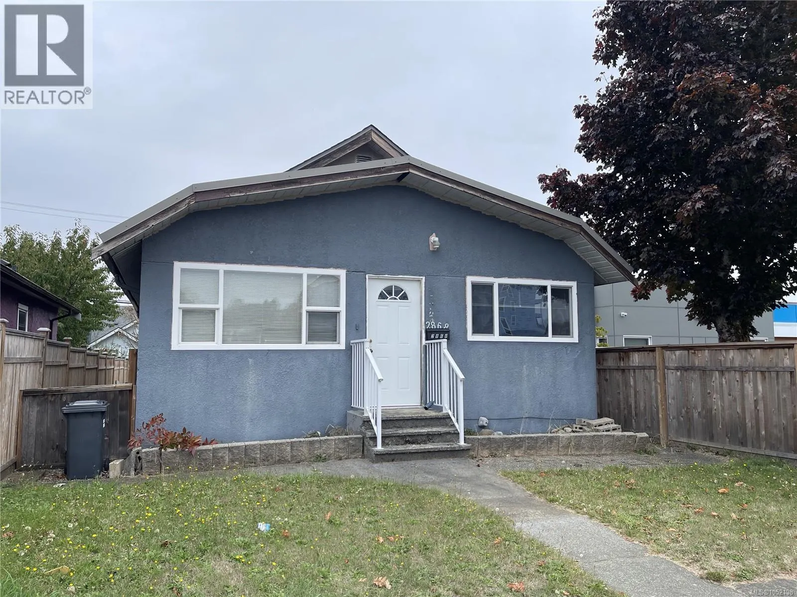 2868 3rd Ave