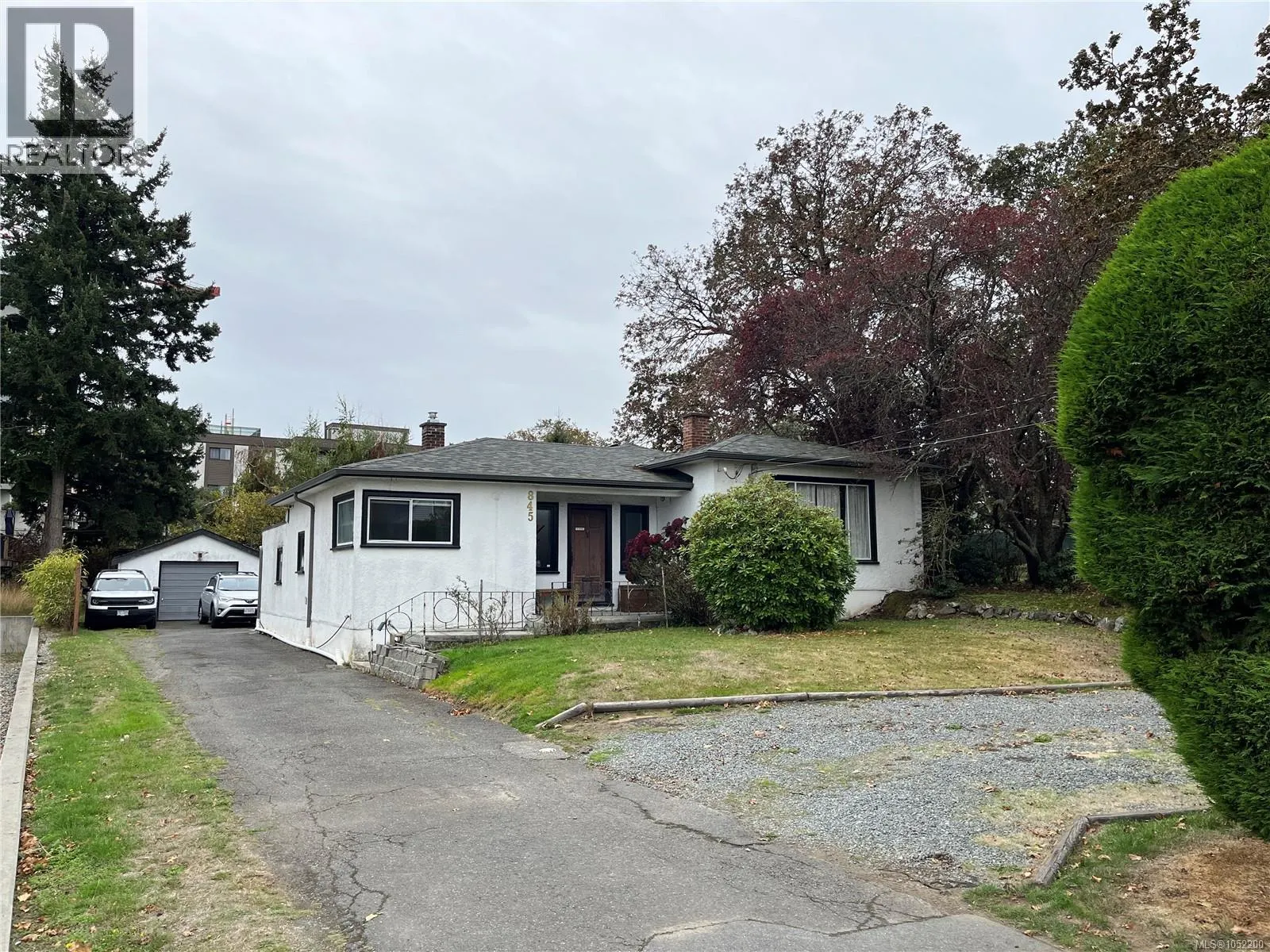 845 Old Esquimalt Rd