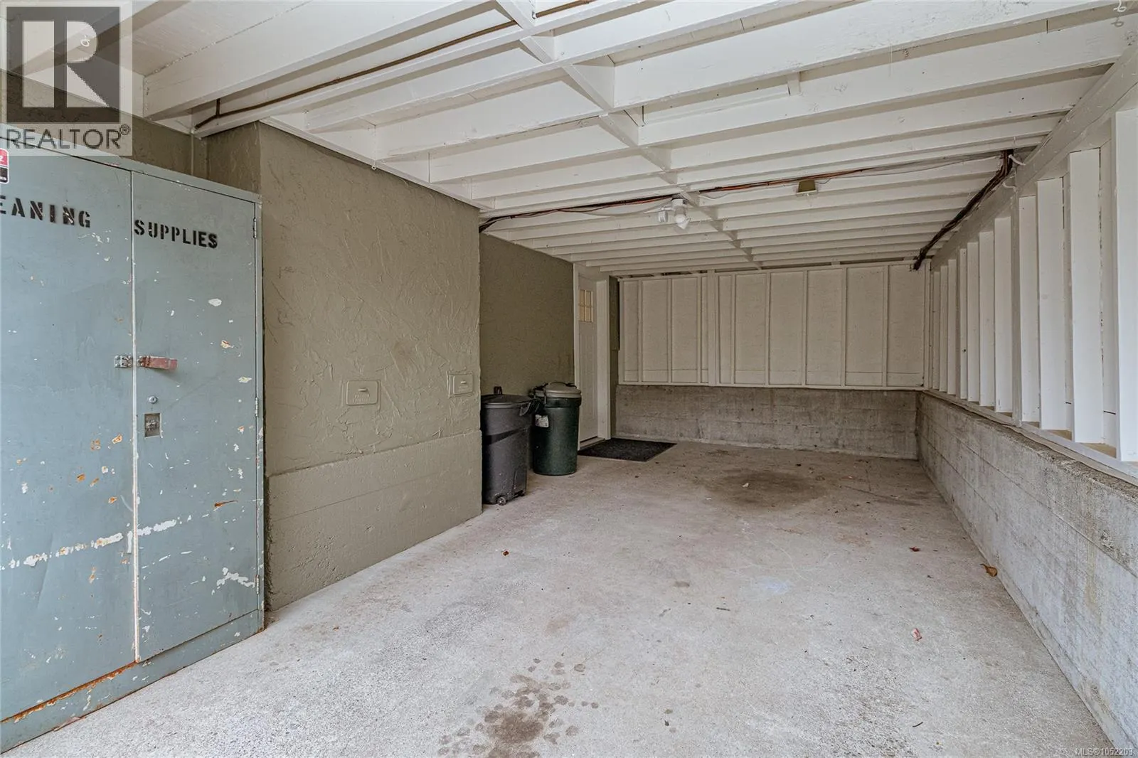 570 Cedarcrest Dr