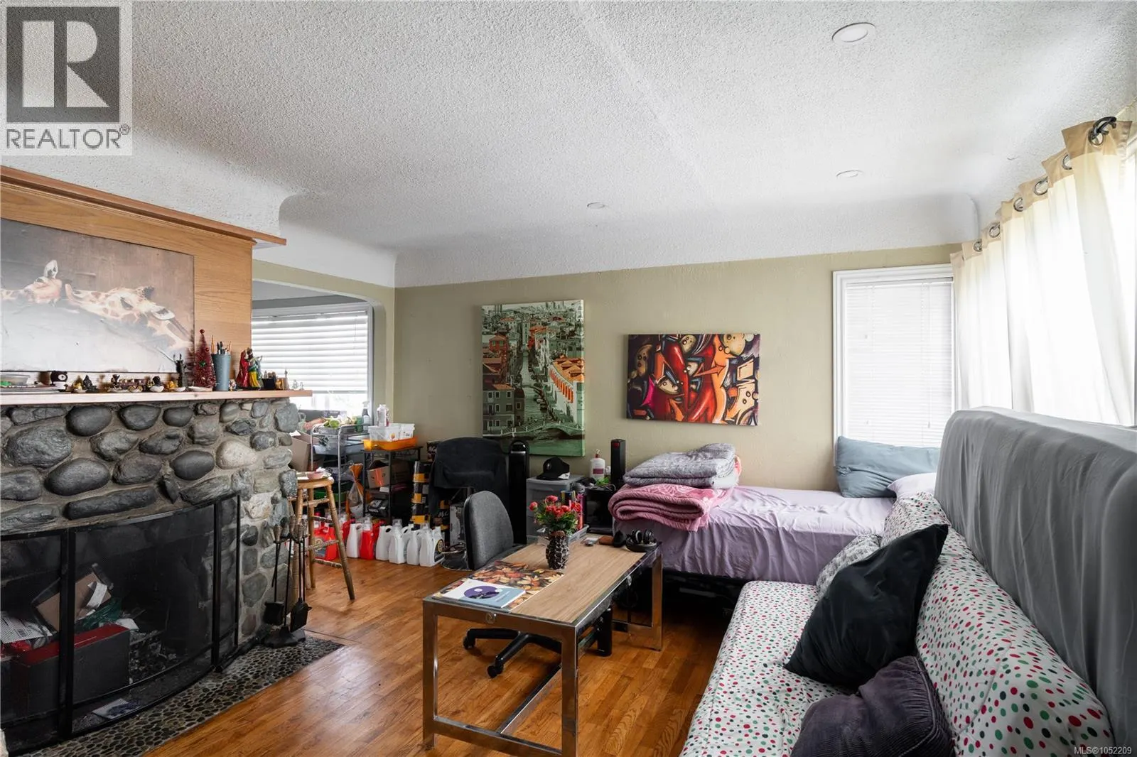 1203 Pearce Cres