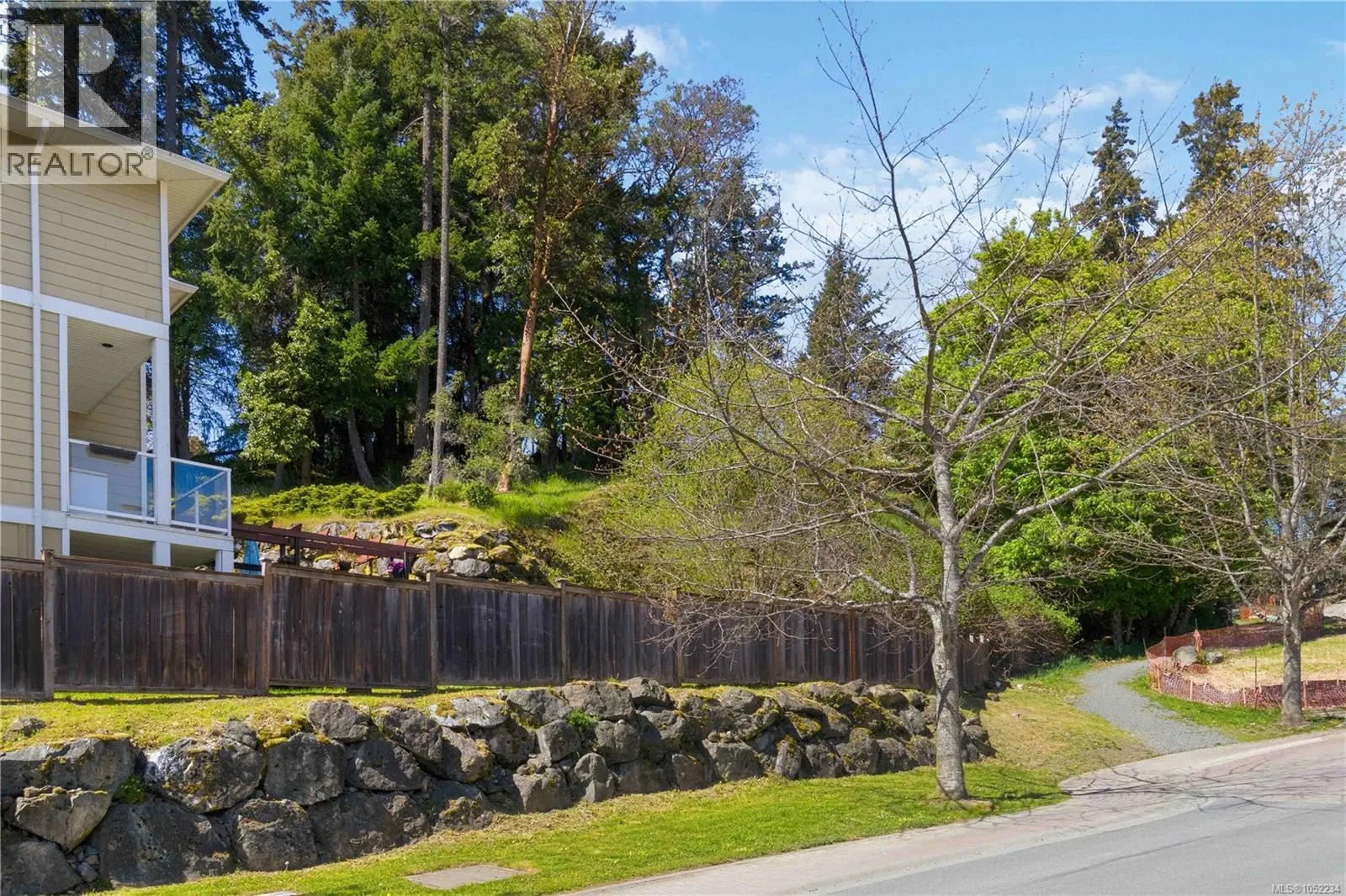 3533 Sunheights Dr