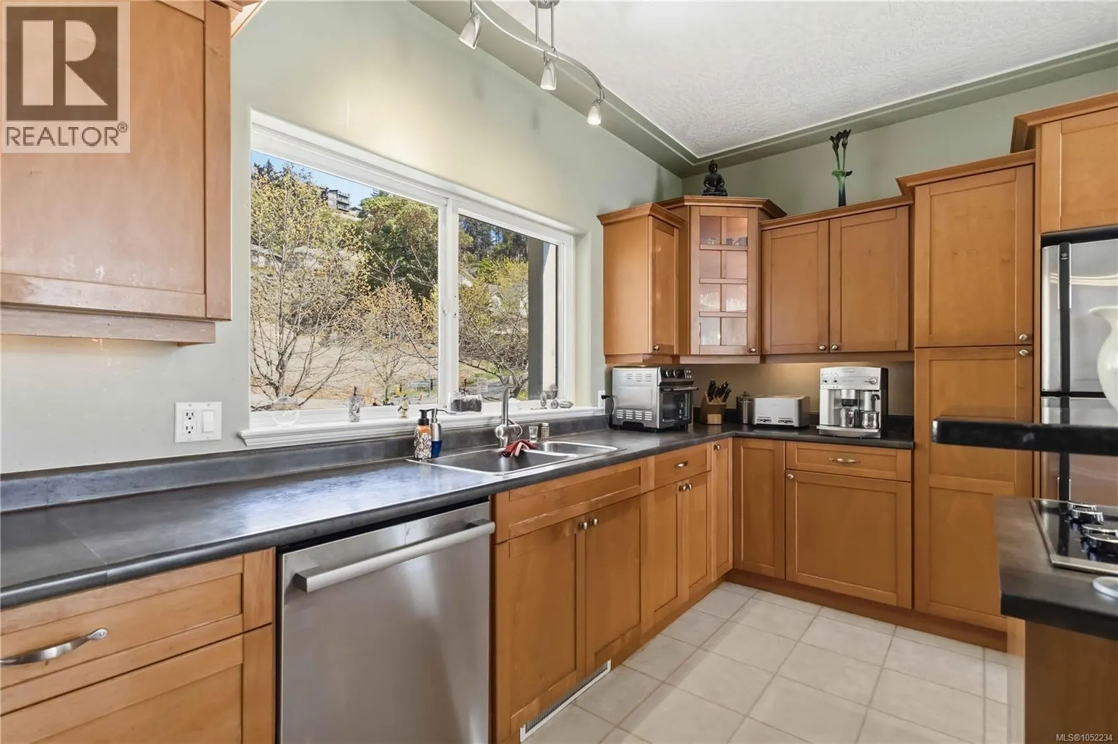 3533 Sunheights Dr