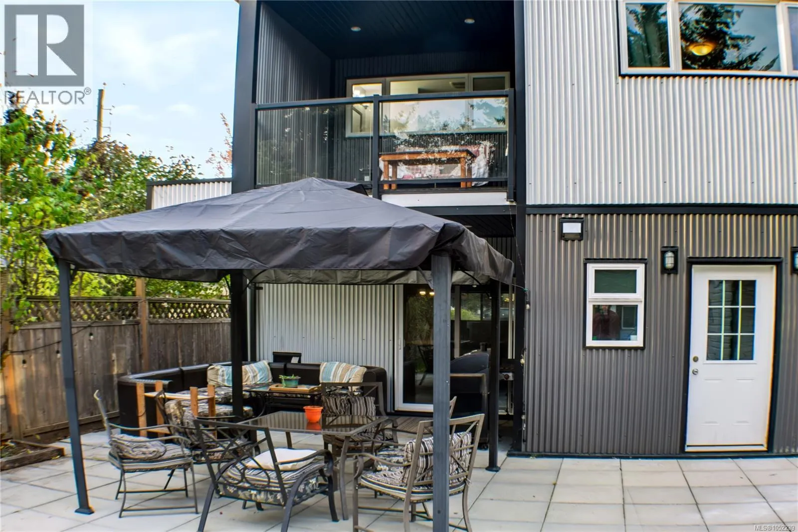 635 Hoffman Ave