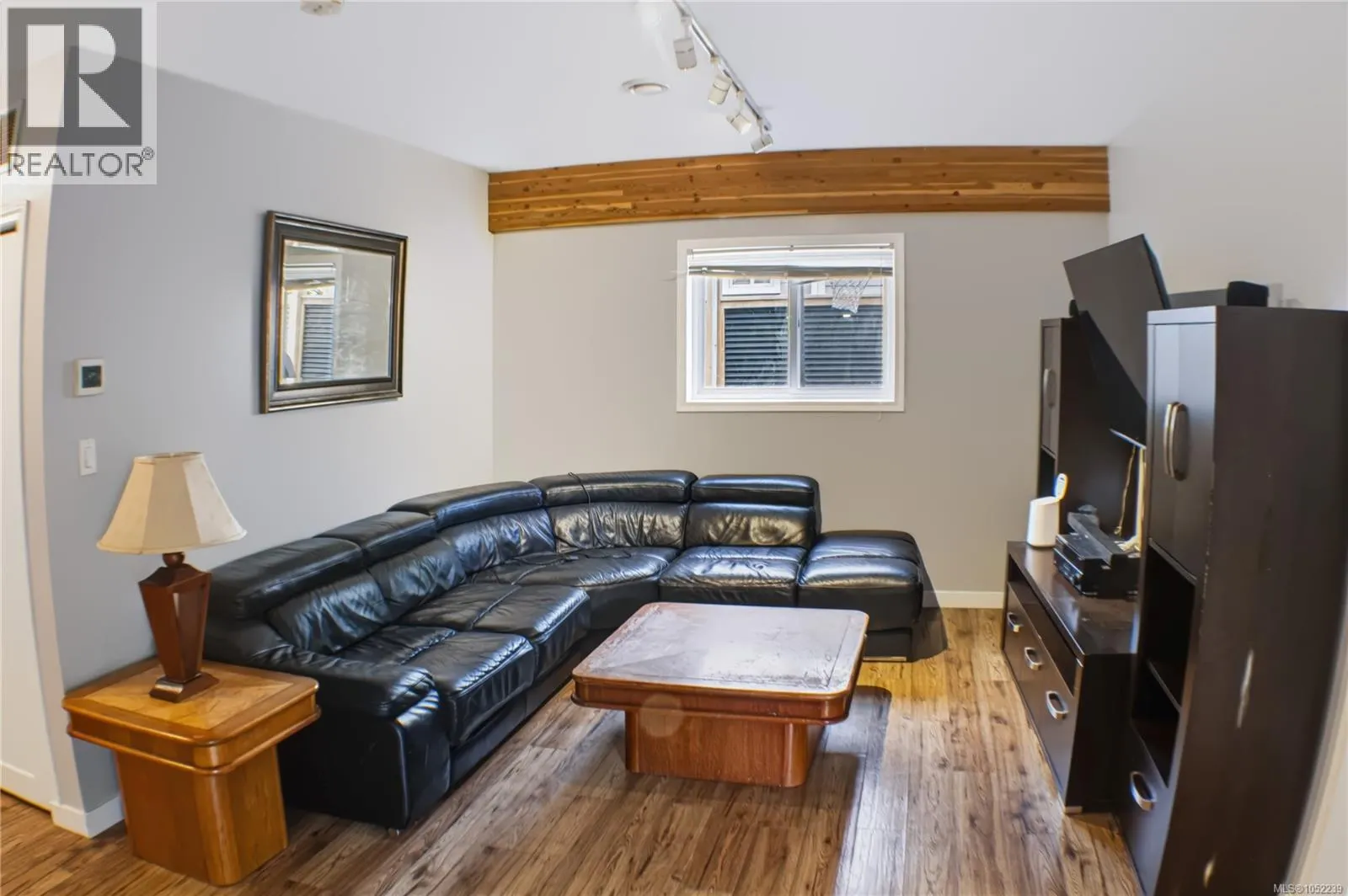 635 Hoffman Ave