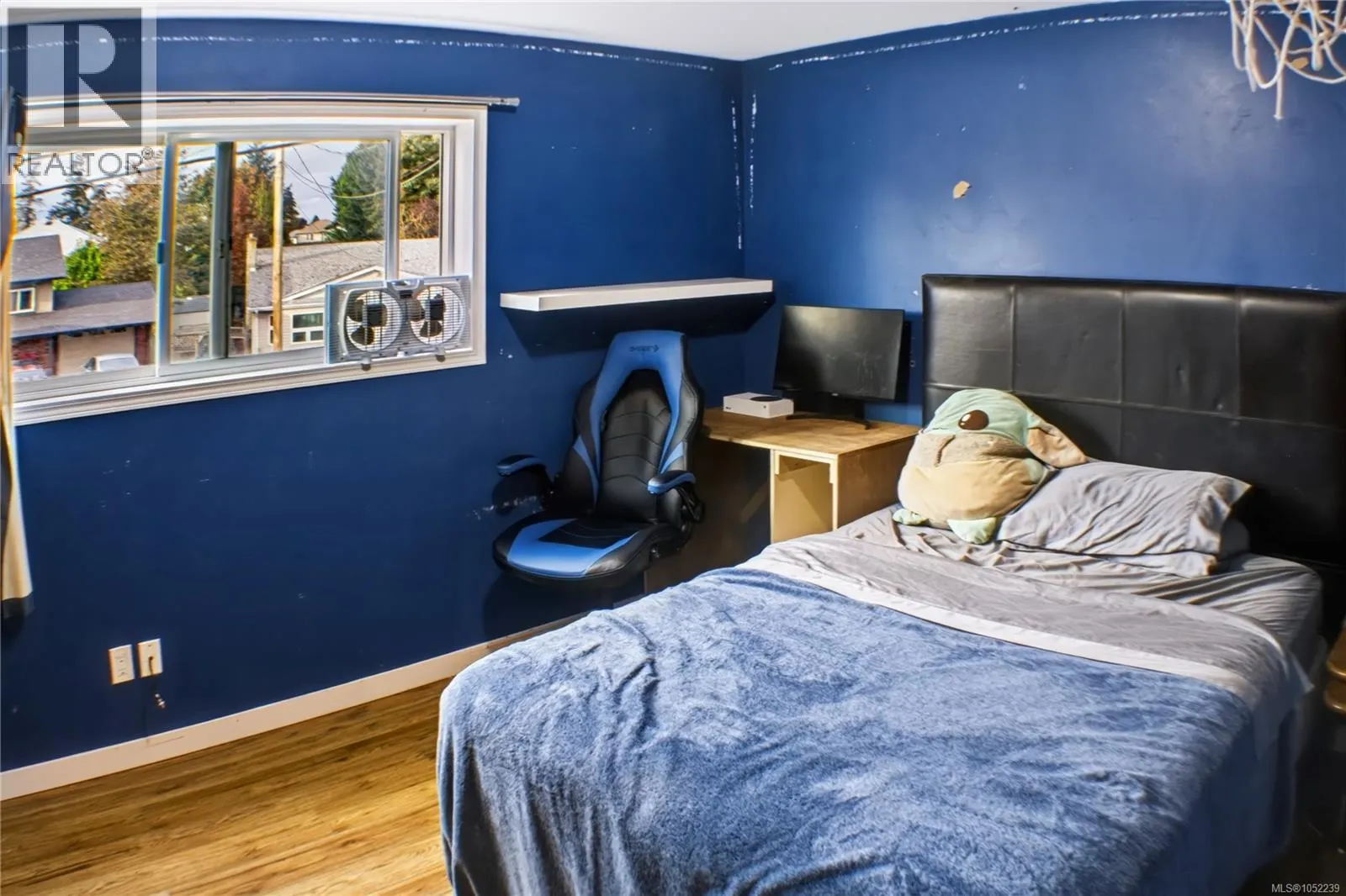 635 Hoffman Ave