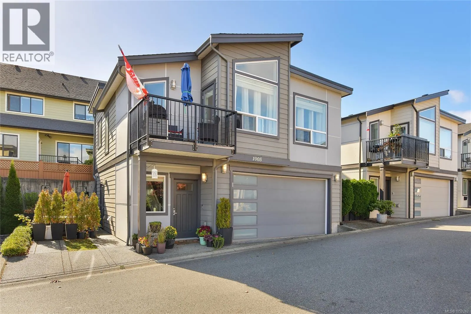 1005 Boeing Close