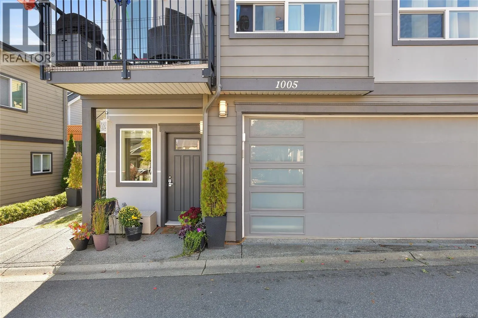 1005 Boeing Close