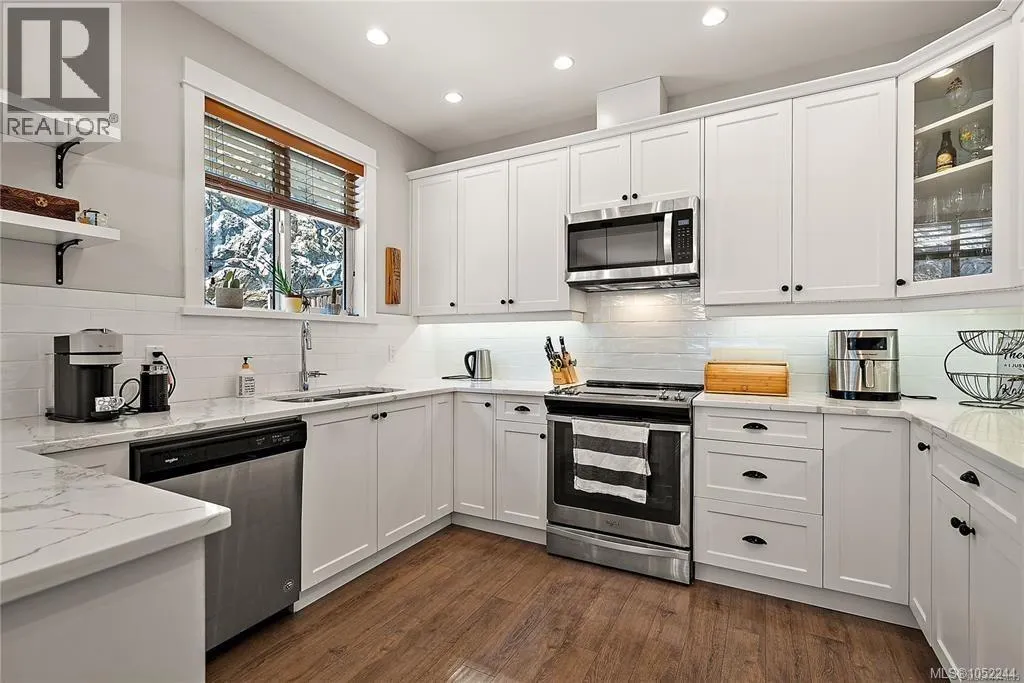 2331 Azurite Cres