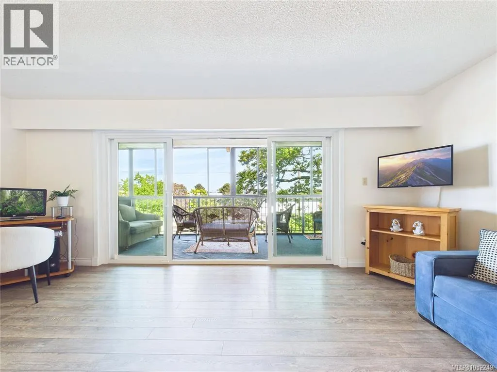 401 1665 Oak Bay Ave