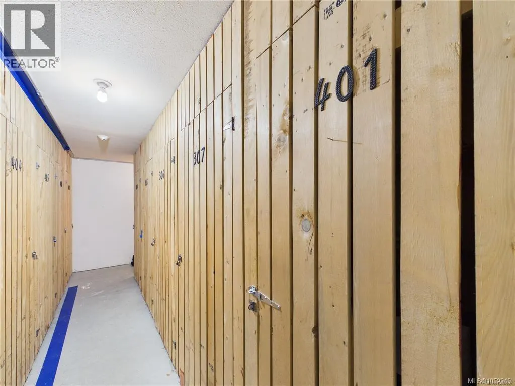 401 1665 Oak Bay Ave